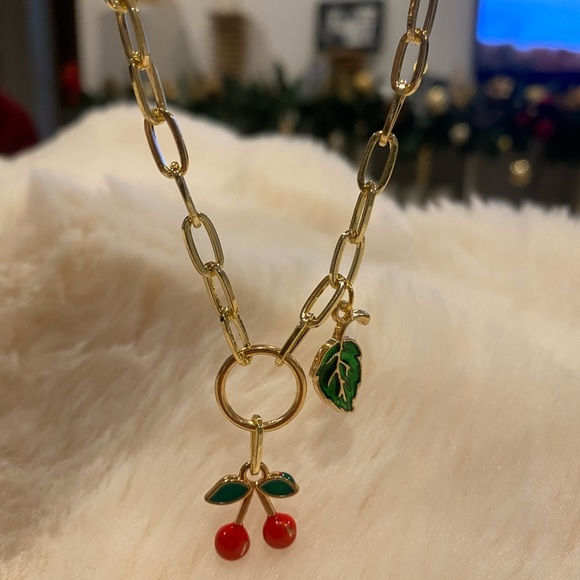 NWT Gold PAPER CLIP CHAIN Cherry Pendant Necklace 17in - Picture 4 of 6